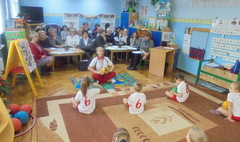 Nauka poprzez sport w gnieźnieńskim przedszkolu (link otworzy duże zdjęcie)