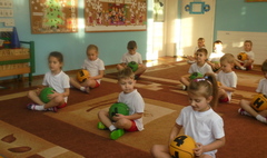 Nauka poprzez sport w gnieźnieńskim przedszkolu (link otworzy duże zdjęcie)