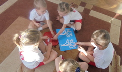 Nauka poprzez sport w gnieźnieńskim przedszkolu (link otworzy duże zdjęcie)