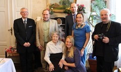 Zdjęcie zrobione podczas setnych urodzin pani Leokadii Śmieleckiej (link otworzy duże zdjęcie)