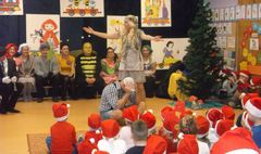 Świąteczny pociąg do krainy bajek (link otworzy duże zdjęcie)