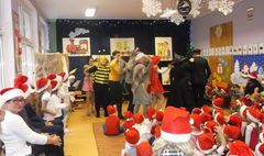 Świąteczny pociąg do krainy bajek (link otworzy duże zdjęcie)