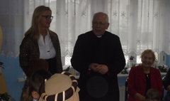 Jasełka, które przypominają o znaczeniu świąt (link otworzy duże zdjęcie)