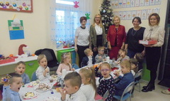 Jasełka, które przypominają o znaczeniu świąt (link otworzy duże zdjęcie)