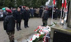 Gnieźnianie uczcili pamięć powstańców (link otworzy duże zdjęcie)