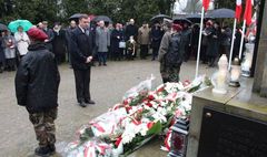 Gnieźnianie uczcili pamięć powstańców (link otworzy duże zdjęcie)