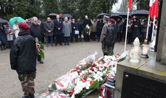 Gnieźnianie uczcili pamięć powstańców (link otworzy duże zdjęcie)