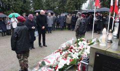 Gnieźnianie uczcili pamięć powstańców (link otworzy duże zdjęcie)