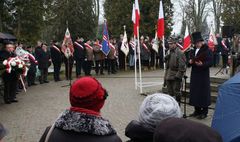 Gnieźnianie uczcili pamięć powstańców (link otworzy duże zdjęcie)