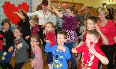 Przedszkole nr 13 zagrało dla WOŚP (link otworzy duże zdjęcie)