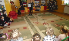 Koncert absolwentów przedszkola w „Polnych Kwiatach” (link otworzy duże zdjęcie)