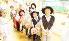 Orkiestra zagrała u Leśnych Ludków (link otworzy duże zdjęcie)