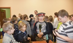 Lekcja żywej historii w bibliotece (link otworzy duże zdjęcie)