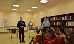 Lekcja żywej historii w bibliotece (link otworzy duże zdjęcie)