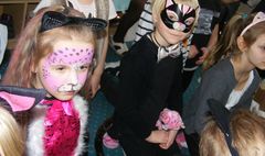 Koci świat w literaturze (link otworzy duże zdjęcie)