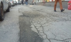 Stan chodnika przy ul. Lecha (link otworzy duże zdjęcie)