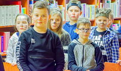 „Dziewięć żyć, chodzącymi własnymi drogami, czyli kot w fantastyce”
w ramach IX Konwentu F (link otworzy duże zdjęcie)