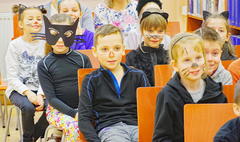 „Dziewięć żyć, chodzącymi własnymi drogami, czyli kot w fantastyce”
w ramach IX Konwentu F (link otworzy duże zdjęcie)