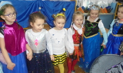Karnawałowy bal przedszkolaków (link otworzy duże zdjęcie)