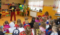 Karnawałowy bal przedszkolaków (link otworzy duże zdjęcie)