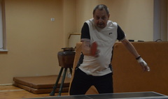 Przy stole z seniorami (link otworzy duże zdjęcie)