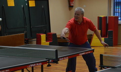 Przy stole z seniorami (link otworzy duże zdjęcie)