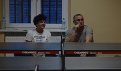 Przy stole z seniorami (link otworzy duże zdjęcie)