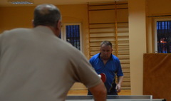 Przy stole z seniorami (link otworzy duże zdjęcie)