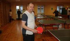 Przy stole z seniorami (link otworzy duże zdjęcie)