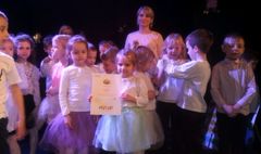 Wiosenne muzykowanie przedszkolaków (link otworzy duże zdjęcie)