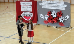 Najmłodsi gnieźnianie zaśpiewali o Polsce (link otworzy duże zdjęcie)