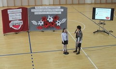 Najmłodsi gnieźnianie zaśpiewali o Polsce (link otworzy duże zdjęcie)