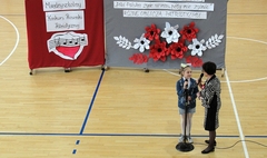 Najmłodsi gnieźnianie zaśpiewali o Polsce (link otworzy duże zdjęcie)