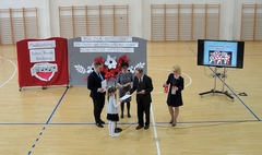 Najmłodsi gnieźnianie zaśpiewali o Polsce (link otworzy duże zdjęcie)