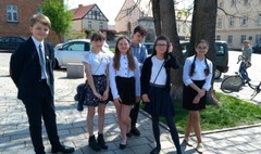 Uczniowie z „Piątki” na obchodach Dni Lasu.