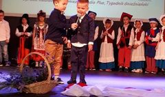 Najmłodsi odkrywali uroki kultury ludowej (link otworzy duże zdjęcie)