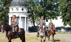 Rozpoczęcie rajdu szlakiem 3. Pułku Ułanów Wielkopolskich (link otworzy duże zdjęcie)