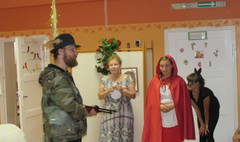 Sceniczny prezent dla najmłodszych (link otworzy duże zdjęcie)