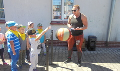 Dzień Dziecka u „Polnych Kwiatów” (link otworzy duże zdjęcie)