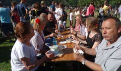 Barwny festyn integrujący całe rodziny (link otworzy duże zdjęcie)