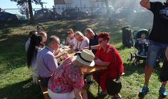 Barwny festyn integrujący całe rodziny (link otworzy duże zdjęcie)