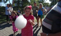 Barwny festyn integrujący całe rodziny (link otworzy duże zdjęcie)