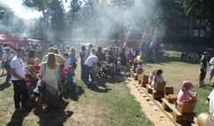 Barwny festyn integrujący całe rodziny (link otworzy duże zdjęcie)