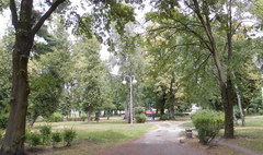 Zdjęcie Parku Trzech Kultur przed rewitalizacją (link otworzy duże zdjęcie)