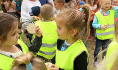 Najmłodsi gnieźnianie zebrali 63 tony surowców wtórnych (link otworzy duże zdjęcie)