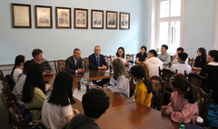 Studenci z Chin poznają historię Polski (link otworzy duże zdjęcie)