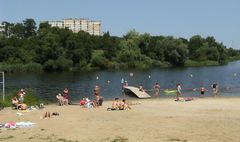 Spędzasz lato w naszym mieście? Przyjdź na plażę! (link otworzy duże zdjęcie)