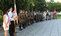 Gnieźnianie upamiętnili powstańców warszawskich (link otworzy duże zdjęcie)