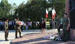 Gnieźnianie upamiętnili powstańców warszawskich (link otworzy duże zdjęcie)