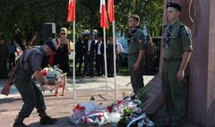 Gnieźnianie upamiętnili powstańców warszawskich (link otworzy duże zdjęcie)